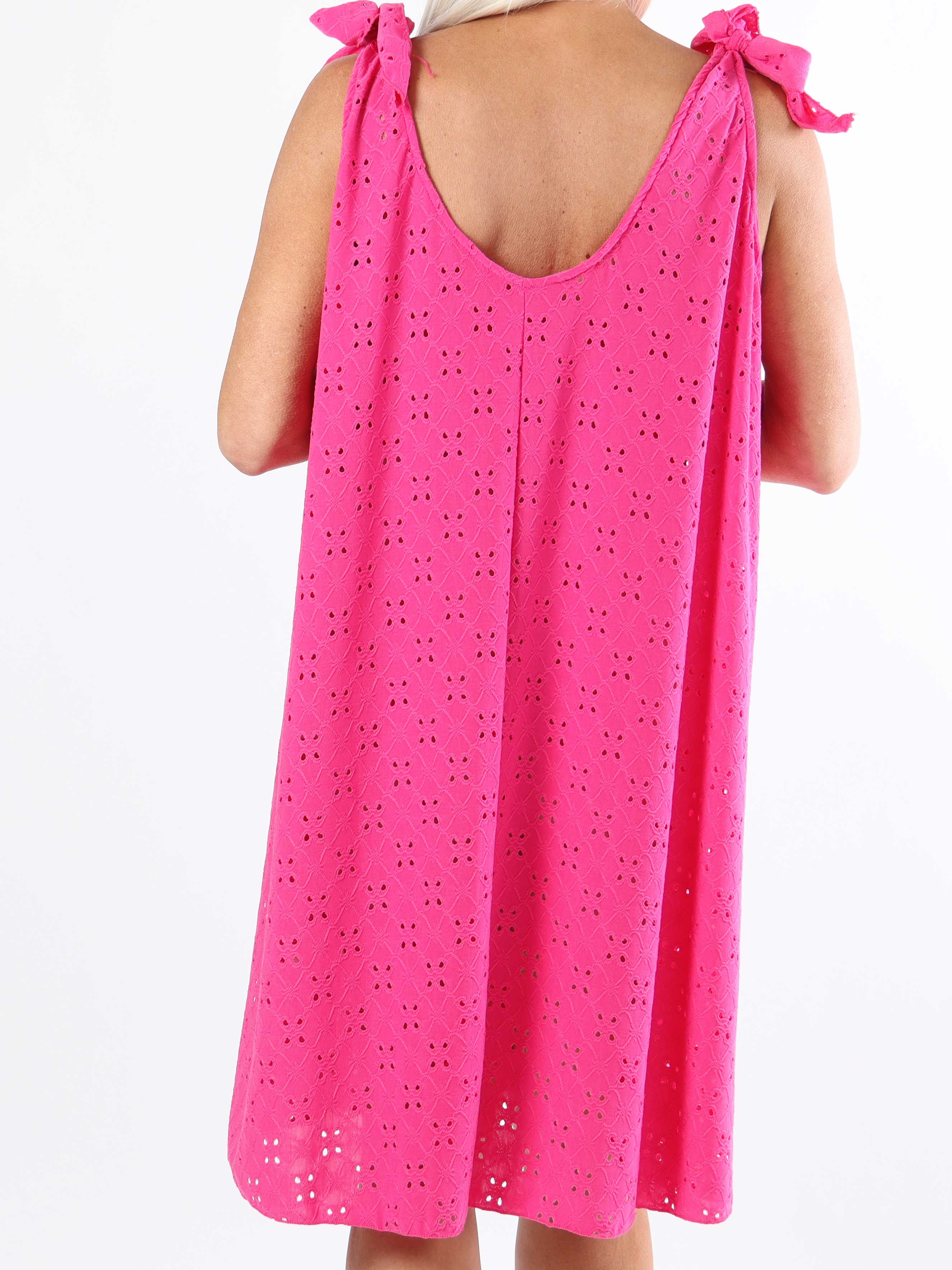 Likas - Mjuk och stretchig plus size-klänning med broderie anglaise